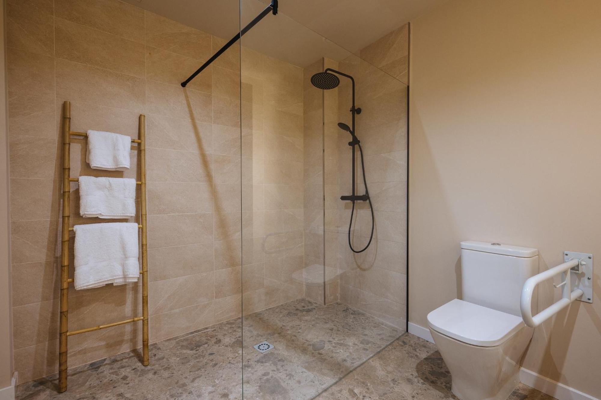New Hostly Alameda Apartments Seville Exterior photo